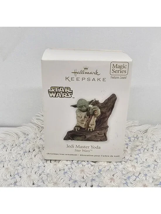 2011 Jedi Master Yoda #15 in Star Wars Series Magic Hallmark Ornament Works