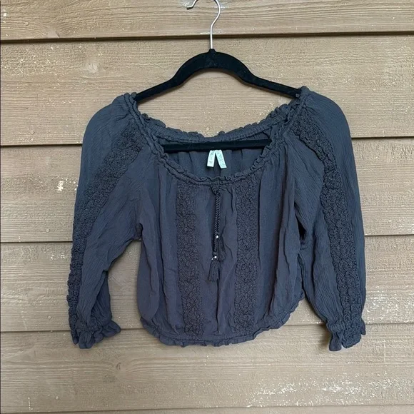 Mudd crop light fabric black blouse size small