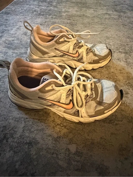 Nike Women’s White and Peach-Accent Athletic Sneakers