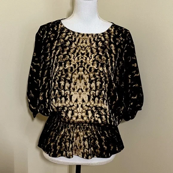 Vince Camuto || Woman’s animal print  Blouse size Xs
