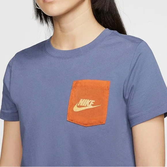 Nike pocket women’s Tee