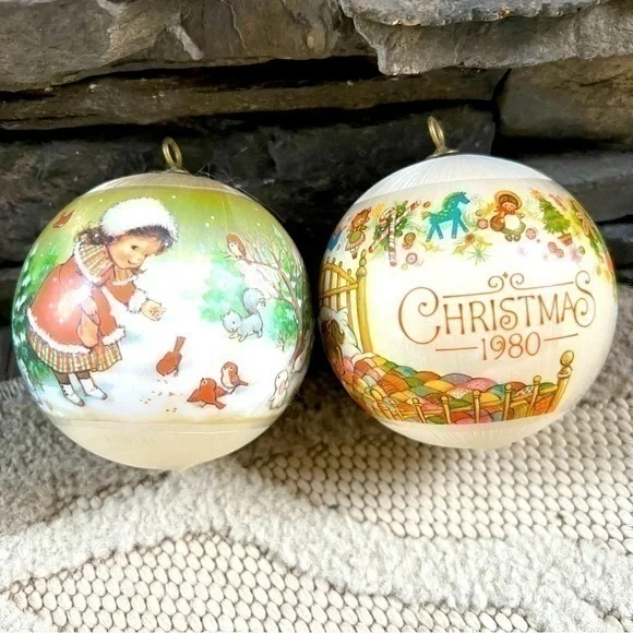 💚 Vintage Hallmark satin spun ball grand daughter ornaments