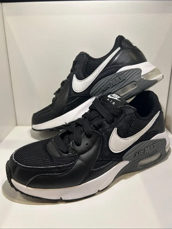 Nike‎ Air Max Excee Women’s 8