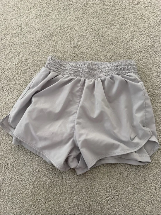 Nike’s One Dri-FIT High Waist 3