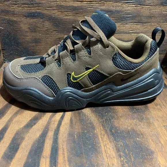 Nike Tech Hera Cacao Wow Sneakers Mesh Women's Size 6.5