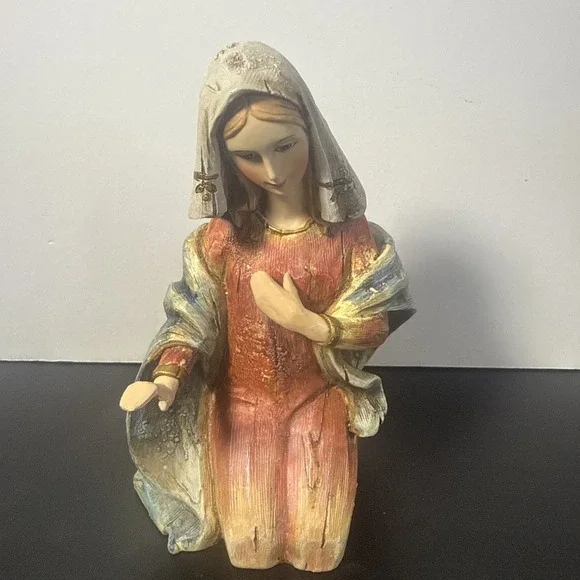 Vintage Mary‎ Kneeling Nativity Figurine Christmas