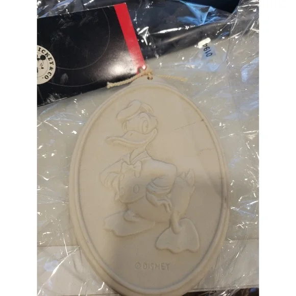 Disney Mickey & Co Donald Duck Ceramic Cookie Mold Ornament Vintage Cream Oval