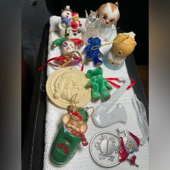 Lot of 11 Christmas ornaments‎