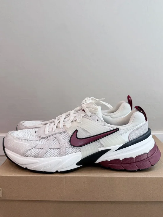 Nike V2K Run SE