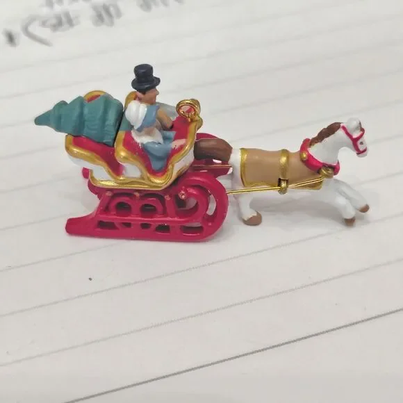 VTG Hallmark Minature Dashing Through The Snow 2001 Ornament