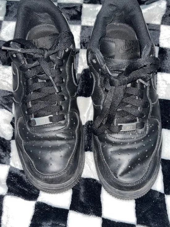 Nike Black Leather Low-Top Sneakers