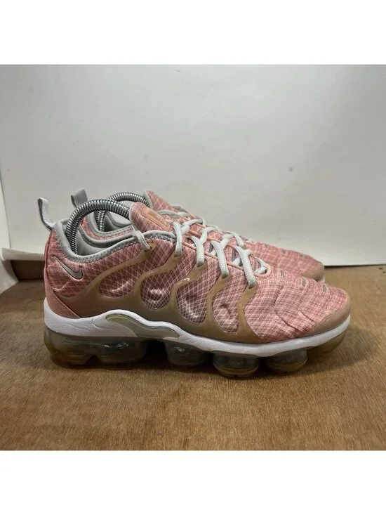 Nike Air Vapormax Plus “Bleached Coral