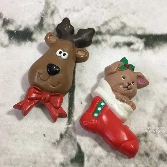 Vintage Christmas‎ Pins Plastic Brooches Reindeer Puppy Hallmark Russ Lot Of 2