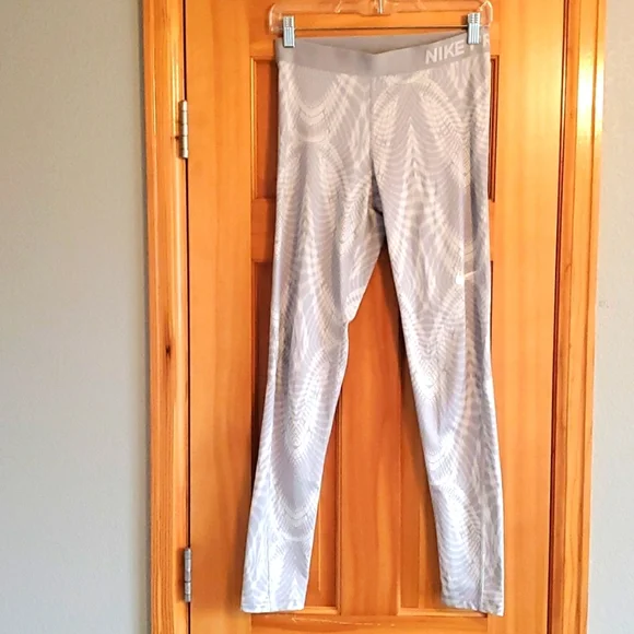 Nike pro dri fit Womens M cotton lined grey leggings
