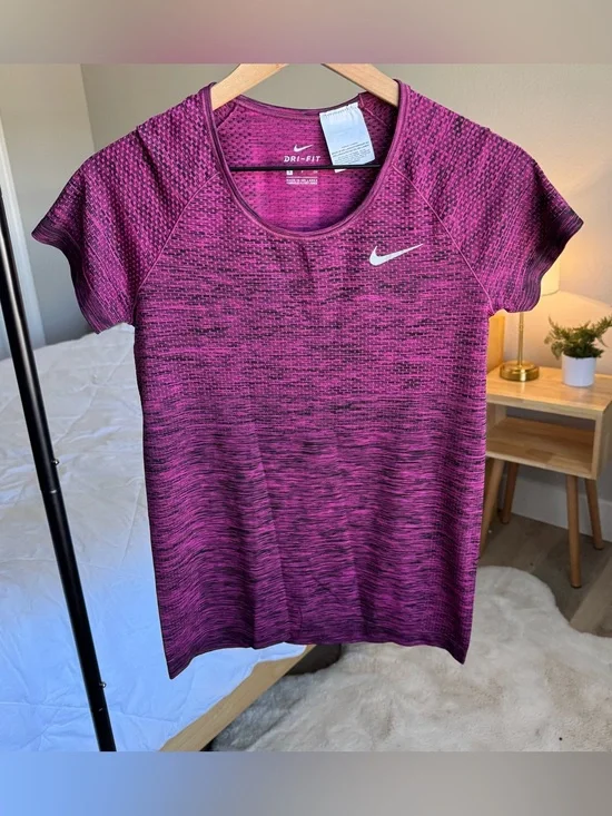 Nike Dri-FIT Short Sleeve Space-Dye Top in Magenta and Black