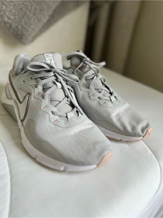 Nike Women's Legend Essential 2 Grey Fog Pale Coral size 9.5