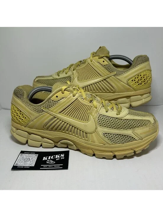 Nike Zoom Vomero 5 Saturn Gold Women - Size 11W/9.5M - (FQ7079-700)