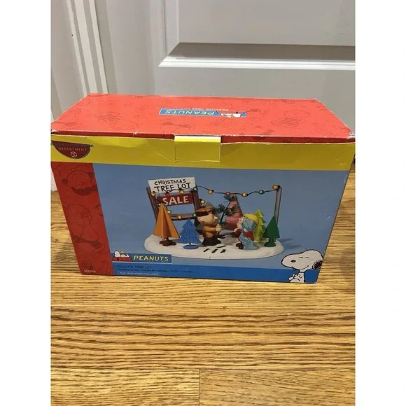 Department 56 Peanuts Tree Lot Christmas Charlie Brown Linus 2004 59104 Light Up