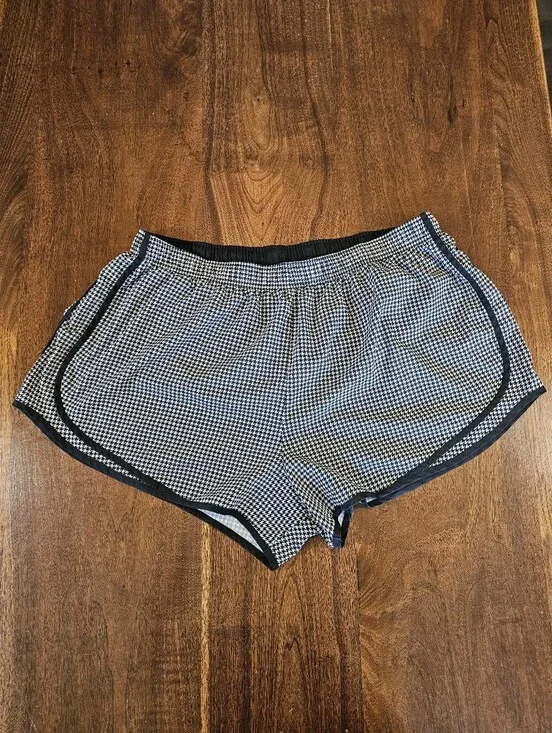 Nike Women's Plus Shorts Dri Fit Houndstooth Black And White Size 2X