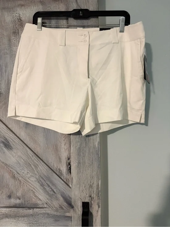 Nike Women's White Athletic Golf Shorts