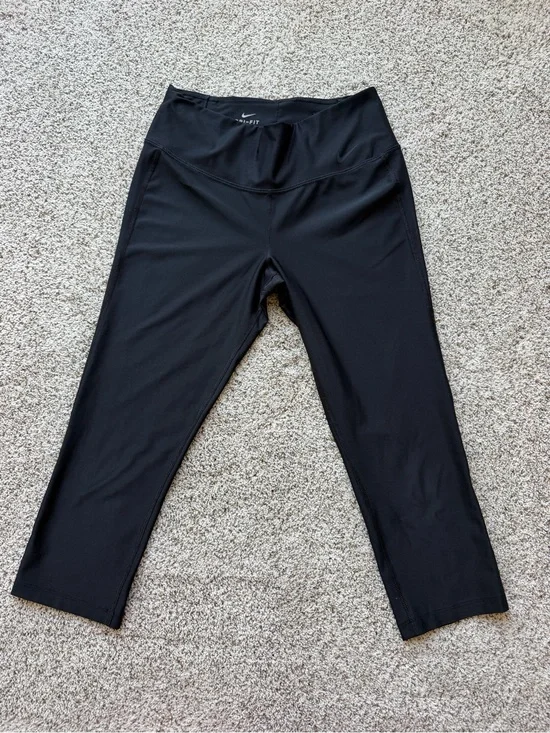 Nike Dri-FIT Black High Rise Cropped Athletic Leggings Small Yoga Running