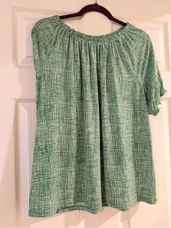 Ann Taylor Factory Green Textured Print Short-Sleeve Blouse