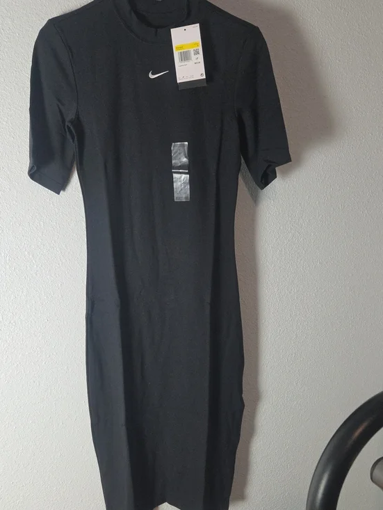 Nike Black Short-Sleeve Midi Bodycon Dress