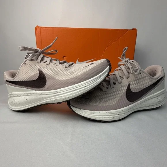 NIKE Revolution 8 SE Women's  Size 7 Silt Red/White/Rose Men's Size 5.5 NWT