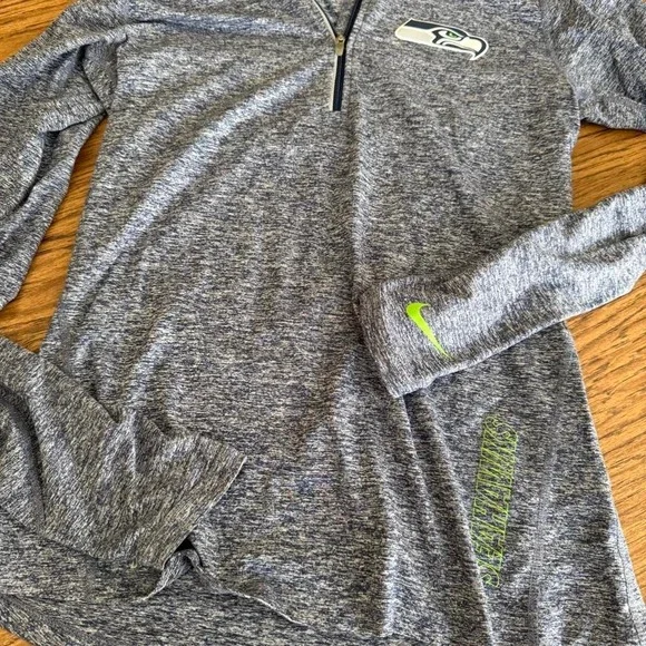 Nike Women's size small Seattle Seahawks Quarter Zip