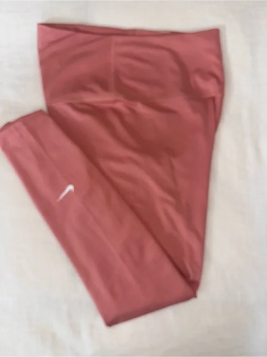 Nike Rust-Pink Performance Leggings