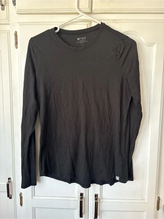 Figs Black Long Sleeve Women's Crewneck underscrub