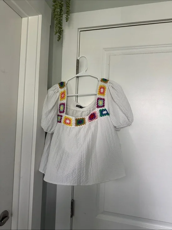 SHEIN White Peasant Top with Multicolor Crochet Trim