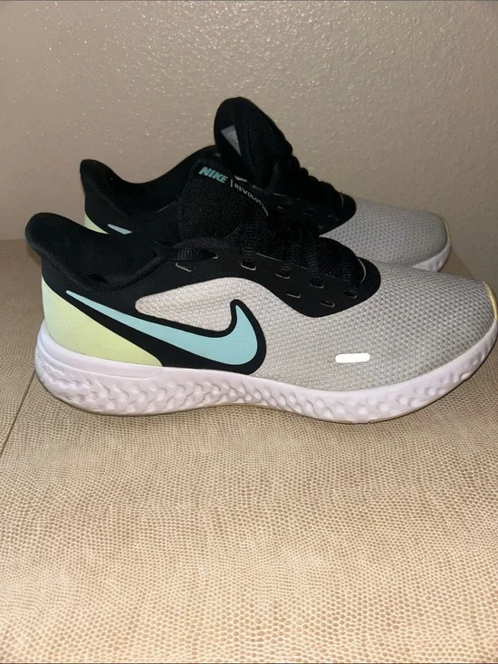 Nike Women's Athletic Shoes - with mint green & blue accents