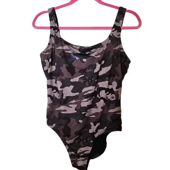 Nike gray camouflage one pice bathing suit. L. #893