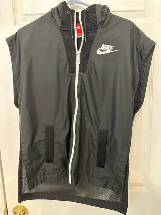 Nike tech hyper mesh Black Hooded Sleeveless Zip-Up Vest with White Logo