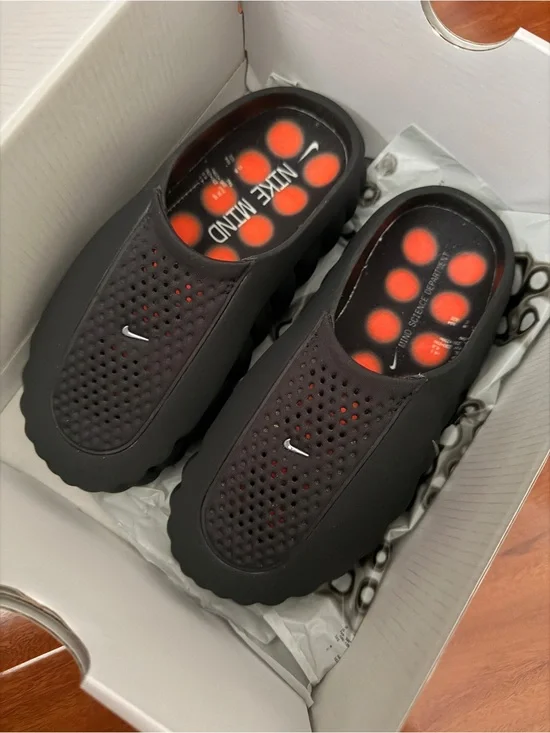 LIKE NEW! Nike MIND 001 slides