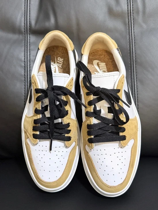 Nike Jordan Woman  Low-Top Sneakers in White and Tan