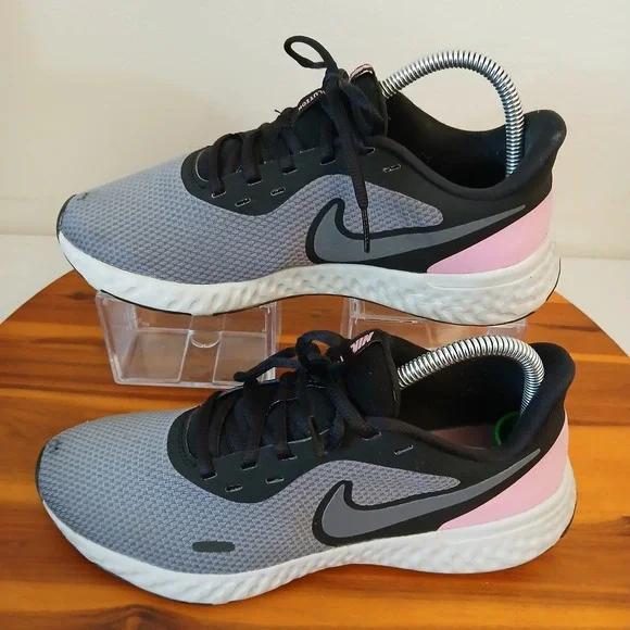 Nike Revolution 5 Womens 8.5 Grey Pink Lightweight Running Shoes BQ3207-004