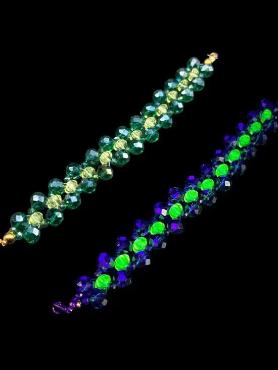 Uranium Glass Beaded Bracelet With Green Glass Faceted Beads 7.5