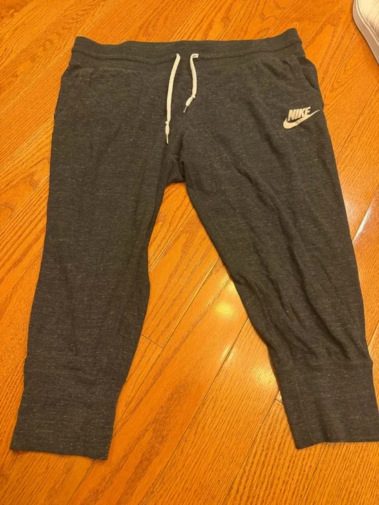 Nike Charcoal Gray Sweatpants with White Logo Tag Women’s 3/4 length