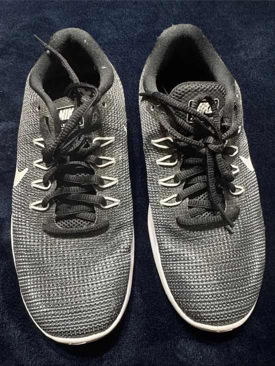 Nike Men’s Black and White Knit Training Shoes