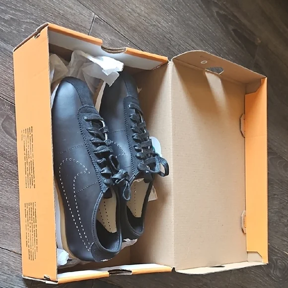 Nike Men's Black Lace-Up Oxford with Perforated Swoosh