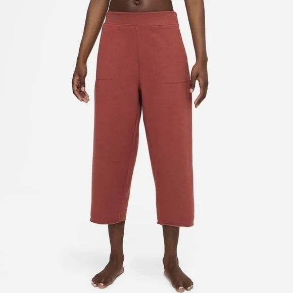 NWT Nike Yoga Luce Fleece Cropped Pants in Red Stone