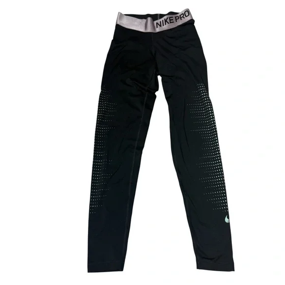 Nike Pro athletic leggings