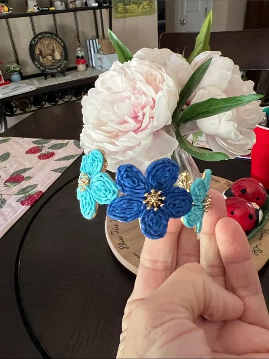 New Source Unknown Blue and Teal Floral Crochet Bracelet