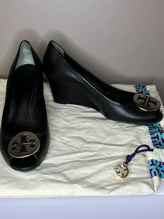 Tory Burch Black Leather Peep Toe Wedge Pumps Reva Logo Medallion Women's 8