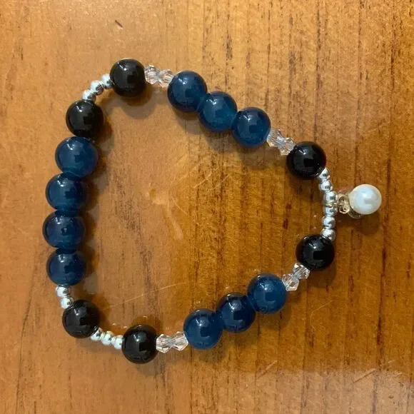 Handmade 6mm beaded stretch bracelet Pearl charm