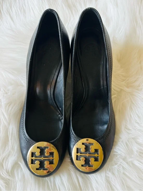 Tory Burch Sally Black Leather Wedge Pumps Gold Reva Logo Medallion Heels 7.5M