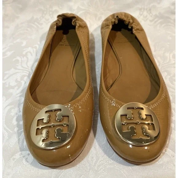 Tory Burch Reva Tan Pebbled Leather Gold Logo Ballet Flats Size 7.5 Designer