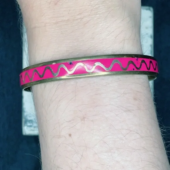4005u. Enamel Hot Pink and Gold Bangle Bracelet